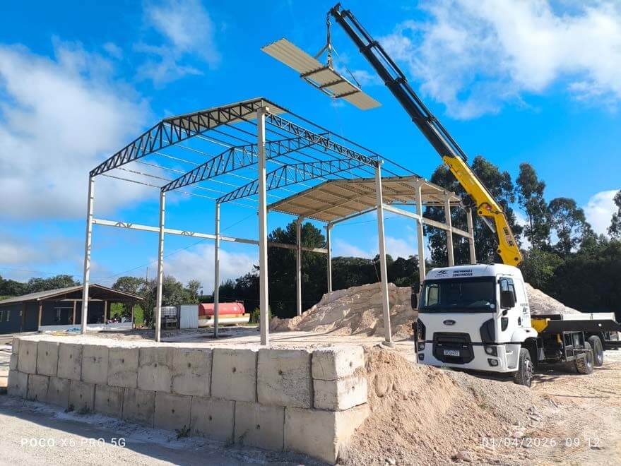 Galpão industrial JP Mocelim em Colombo – Versátil Construções